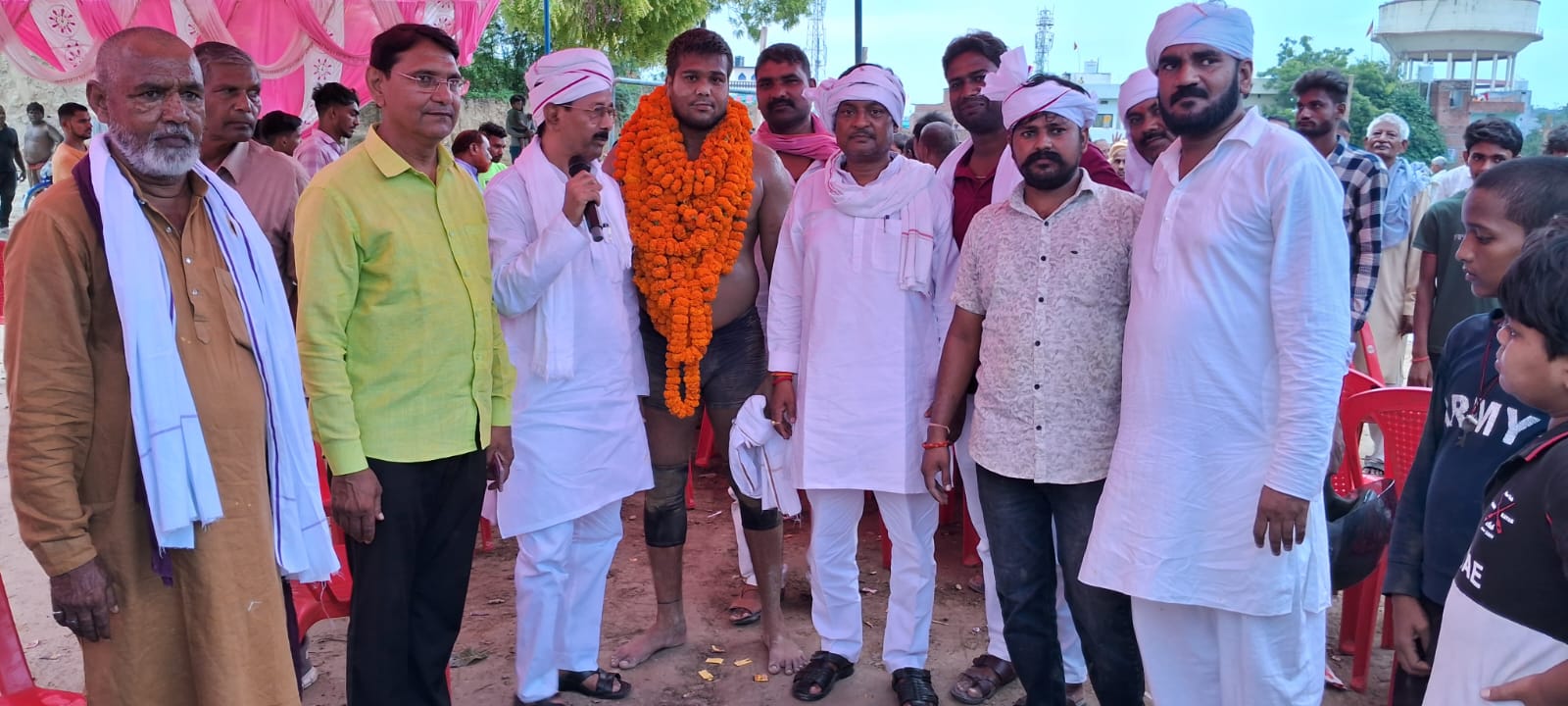 नाग पंचमी के अवसर पर विराट कुश्ती दंगल का आयोजन किया गया।