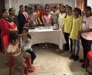 आत्मनिर्भर भारत की ओर कदम: नव सृजन फाउंडेशन ने मेहंदी प्रतियोगिता से महिलाओं का बढ़ाया हौसला;