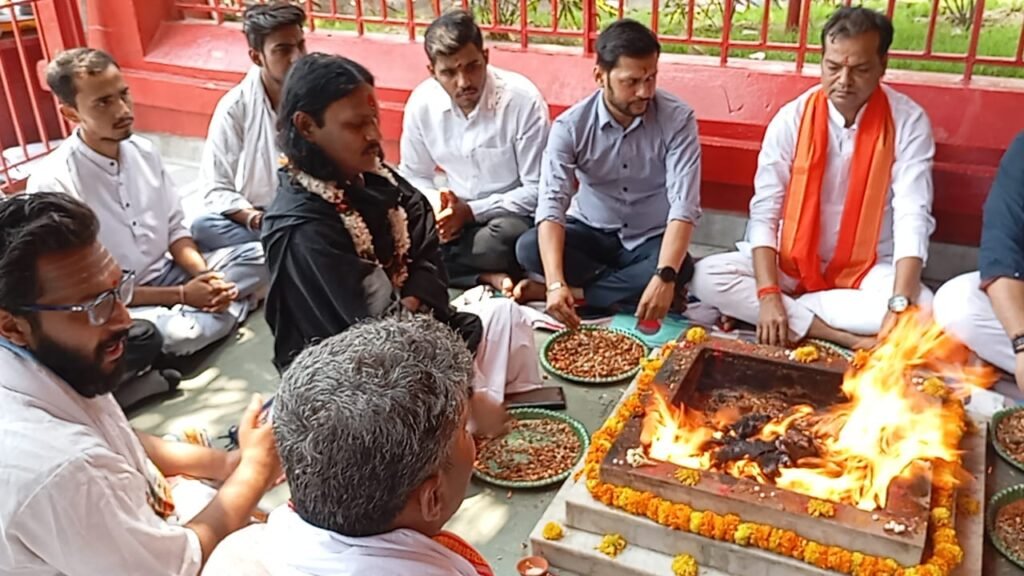 पश्चिम बंगाल का रिजल्ट आने से पहले काशी में हवन पूजन  का दौर जारी, भारतीय जनता पार्टी की जीत की कामना के लिए किया गया हवन पूजन;