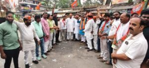 चकिया में भाजपा की जीत पर जश्न, कार्यकर्ताओं ने की आतिशबाजी और मिठाई वितरण;