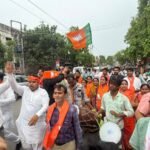काशी में जश्न: बंगाल-असम-पुडुचेरी में BJP की जीत पर रामनगर मंडल में ढोल-नगाड़ों से मना विजय उत्सव;