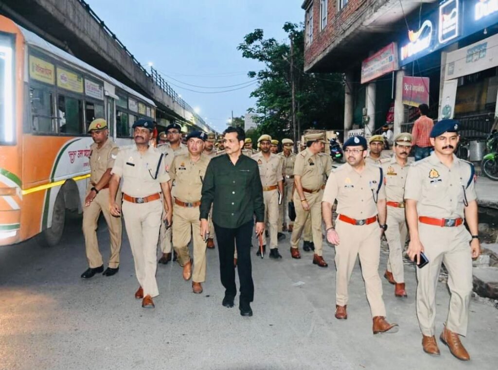 पुलिस आयुक्त कमिश्नरेट वाराणसी मोहित अग्रवाल द्वारा Reducing Traffic Congestion (RTC) Scheme के प्रभावी क्रियान्वयन के दृष्टिगत शहर के प्रमुख मार्गों का भ्रमण कर किया गया निरीक्षण, दिए गए आवश्यक निर्देश;