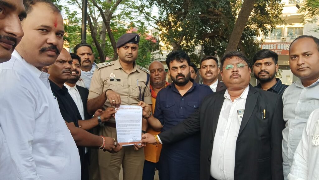 मनीष सिंह हत्याकांड को लेकर उठा जनाक्रोश, 2 करोड़ मुआवजा व सरकारी नौकरी की मांग;