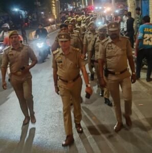 चेतगंज में अतिक्रमण के खिलाफ सख्त कार्रवाई, इंस्पेक्टर विजय कुमार शुक्ला का अभियान तेज;