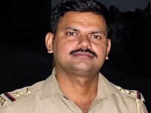 बरेली: ट्रेनी दरोगा रिश्वत लेते रंगे हाथ गिरफ्तार, एंटी करप्शन टीम ने बैरियर टू चौकी से दबोचा;