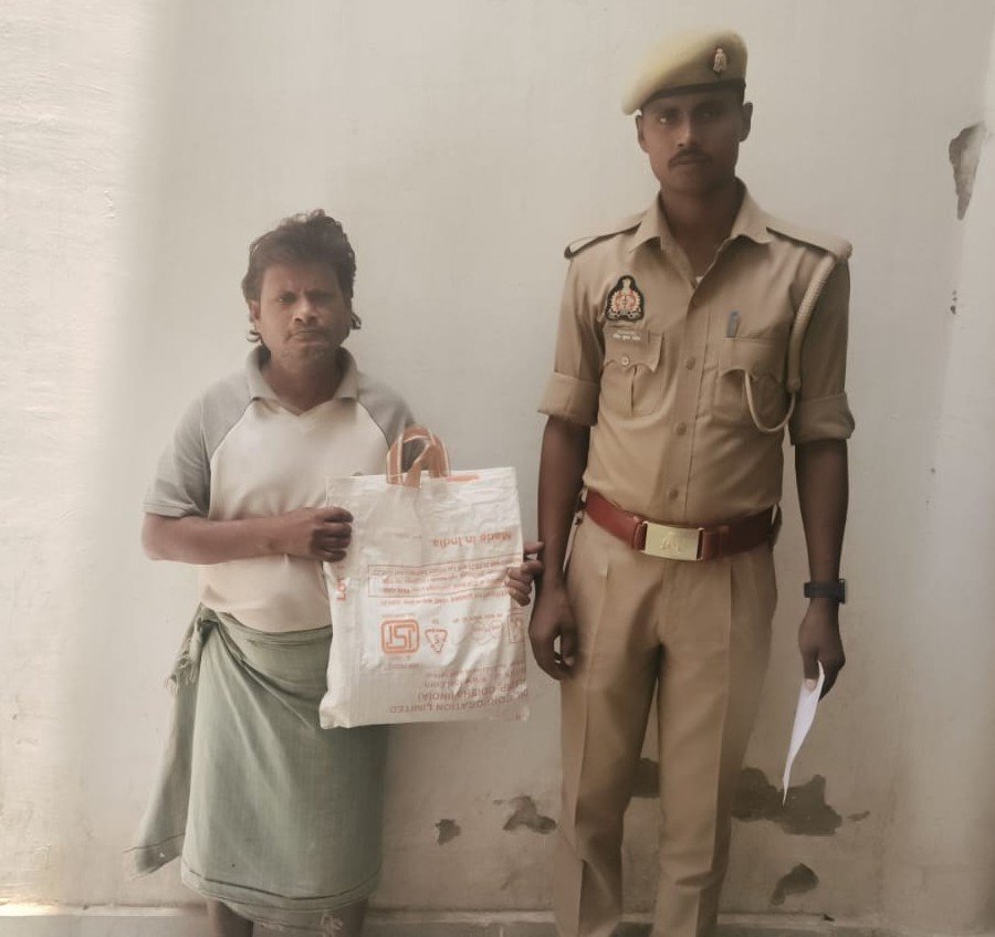थाना चुनार पुलिस द्वारा 500 ग्राम अवैध गांजा के साथ एक अभियुक्त गिरफ्तार;