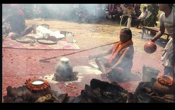 मानव कल्याण के लिए छितौनी गांव में हुआ कराहा पूजन;