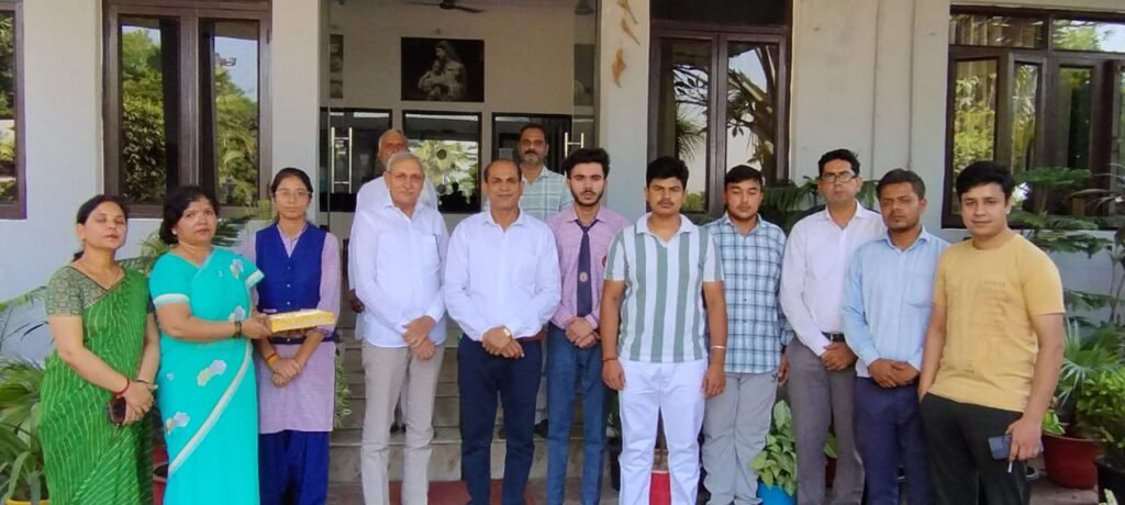 कोणार्क विद्यापीठ में मानवी और अर्जुन तोमर ने लहराया सफलता का परचम;