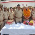1 साल बाद कैंट से सिगरा पहुंचे इंस्पेक्टर शिवाकांत मिश्र, सहकर्मियों ने दी भावभीनी विदाई;