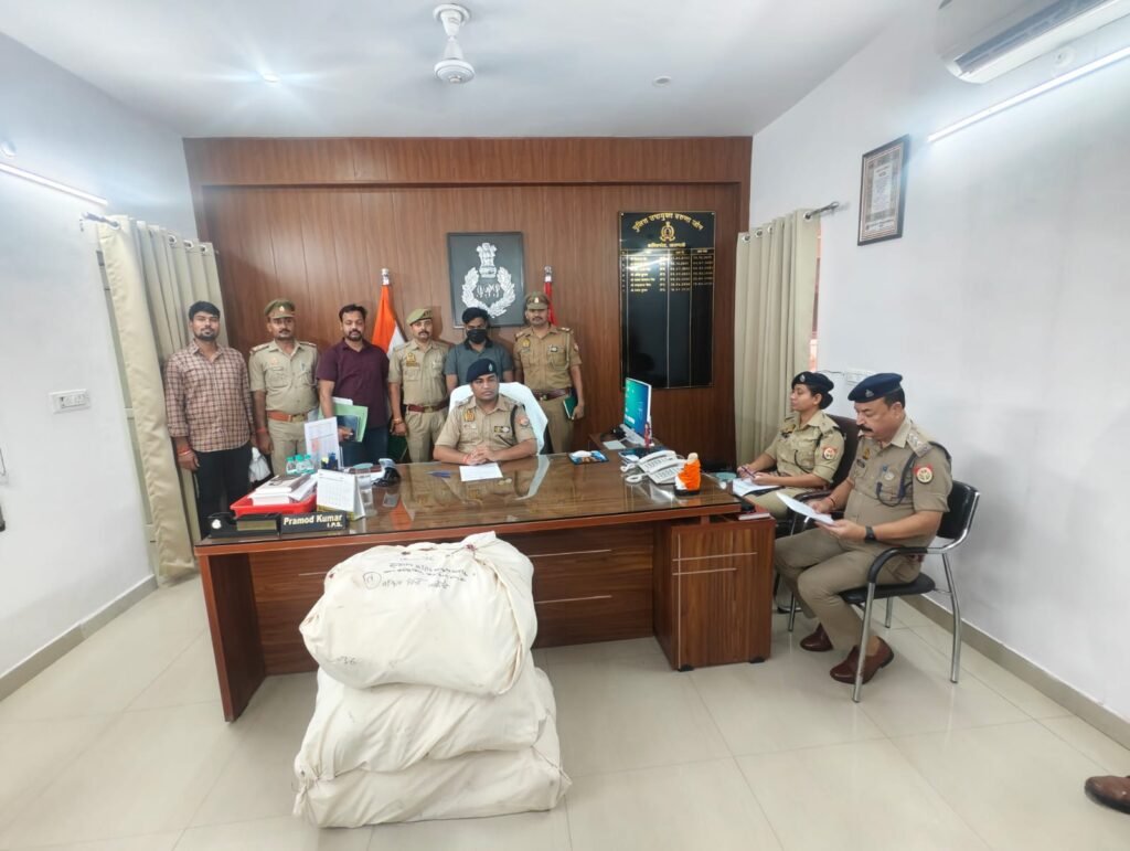 थाना लोहता पुलिस व एसओजी की संयुक्त टीम द्वारा कुल 54.160 किलोग्राम अवैध गांजा (अनुमानित कीमत 15 लाख रुपये) के साथ 01 नफर अभियुक्त को गिरफ्तार किया गया;