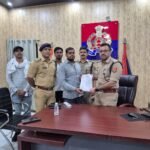 वाराणसी: ब्रह्माघाट-बूंदी परकोटा पर नाव संचालन को लेकर विवाद, नाविकों ने डीसीपी काशी को सौंपा ज्ञापन;