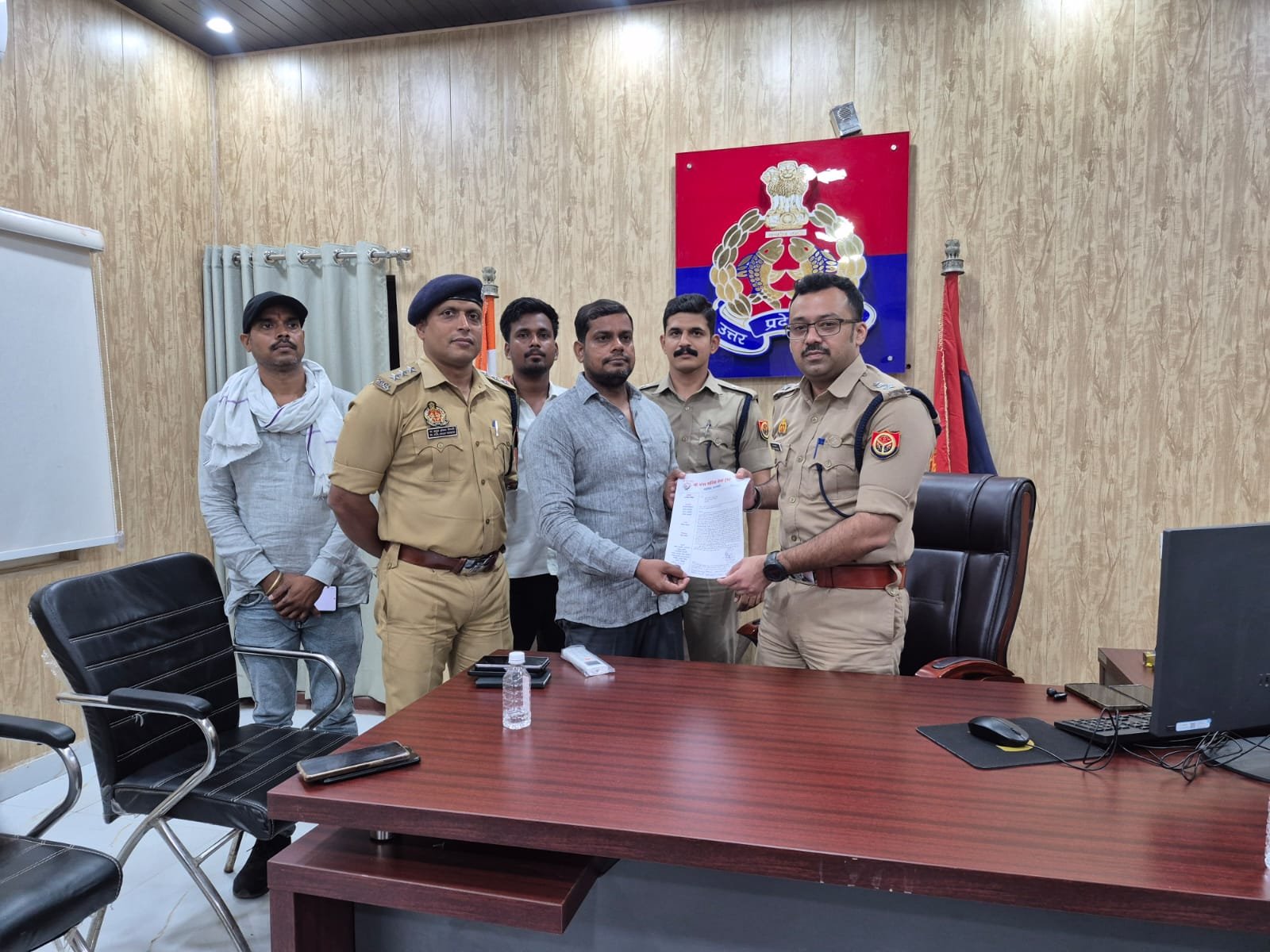 वाराणसी: ब्रह्माघाट-बूंदी परकोटा पर नाव संचालन को लेकर विवाद, नाविकों ने डीसीपी काशी को सौंपा ज्ञापन;