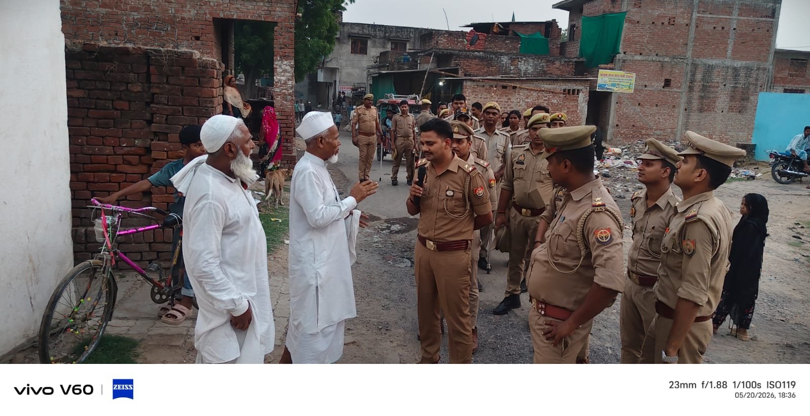 बकरा ईद से पहले लोहता पुलिस का पैदल गश्त, थाना प्रभारी बोले- अफवाह फैलाने वालों पर होगी सख्त कार्रवाई;