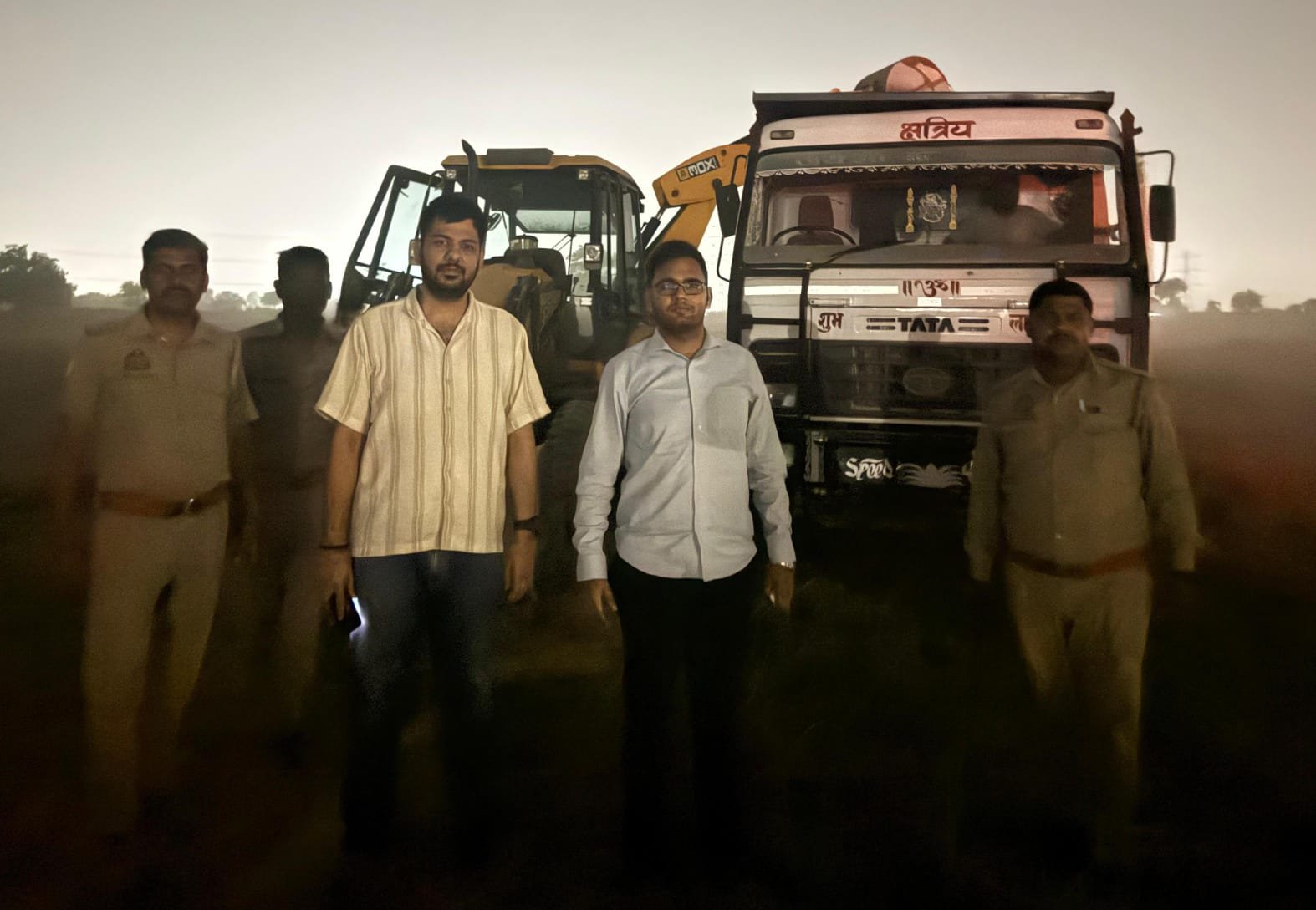 उप जिलाधिकारी ने अवैध खनन में लिप्त दो जेसीबी सहित 9 वाहन किया सीज;