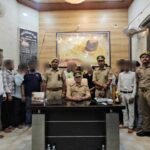 VIP दर्शन के नाम पर अवैध वसूली: 22 दलाल चौक तो 3 दशाश्वमेध थाने पहुंचे;