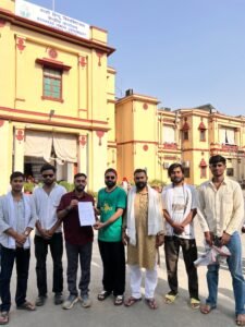 लोकायुक्त जांच के दौरान ट्रॉमा सेंटर प्रभारी सौरभ सिंह को पद से हटाने की मांग, कुलपति को सौंपा गया ज्ञापन;