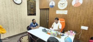 नगर पंचायत चकिया में विकास कार्यों एवं जनसुविधाओं को लेकर अध्यक्ष से मिले भाजपा मंडल मीडिया प्रभारी शुभम मोदनवाल;