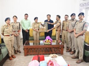 पुलिस आयुक्त कमिश्नरेट वाराणसी मोहित अग्रवाल द्वारा परिवीक्षाधीन आईपीएस अधिकारी मानसी दहिया को जनपदीय व्यावहारिक प्रशिक्षण अवधि पूर्ण होने पर भावभीनी विदाई;
