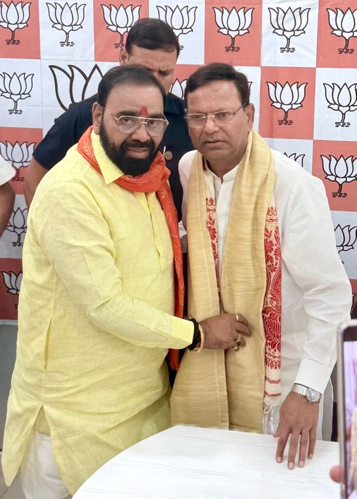 लखनऊ में पूर्व विधायक दिनेश चौधरी की मजबूत राजनीतिक उपस्थिति, भाजपा प्रदेश अध्यक्ष पंकज चौधरी से की महत्वपूर्ण मुलाकात;