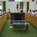 मोतिहारी: मनरेगा में पिछड़े 13 प्रखंडों के PO से स्पष्टीकरण, एक रोजगार सेवक बर्खास्त;
