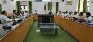 मोतिहारी: मनरेगा में पिछड़े 13 प्रखंडों के PO से स्पष्टीकरण, एक रोजगार सेवक बर्खास्त;